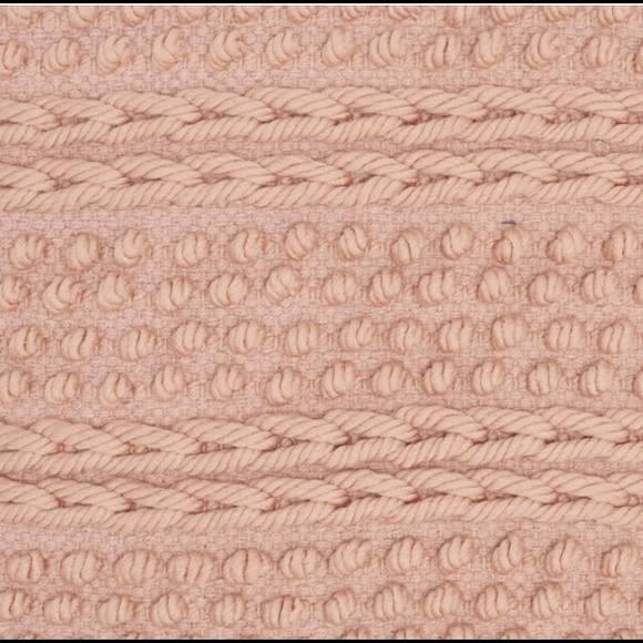 Blush throw pillow - Picture 2 of 5